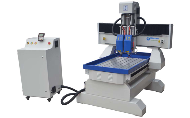 Router CNC cu sistem automat de schimbare a sculei